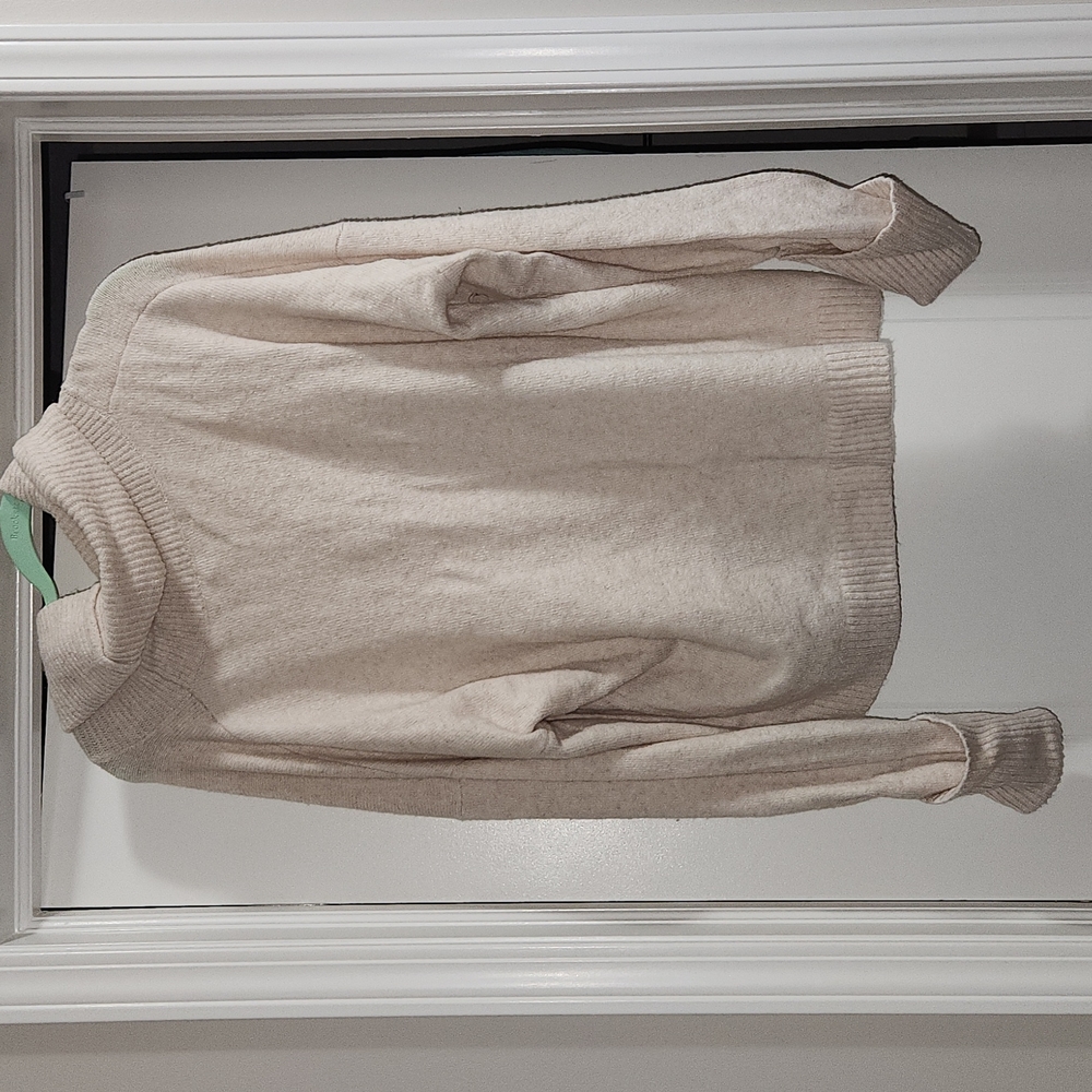 "SOLD"Nwt cream sweater - Picture 2 of 4